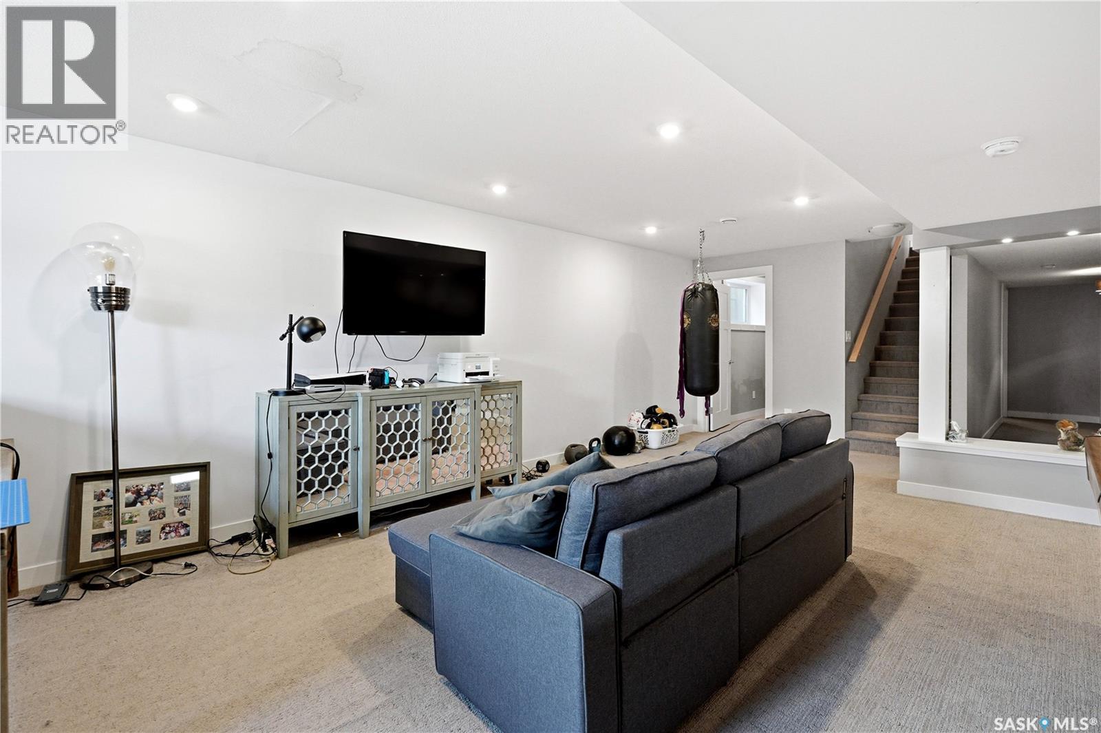 450 Bentley COURT — photo 42