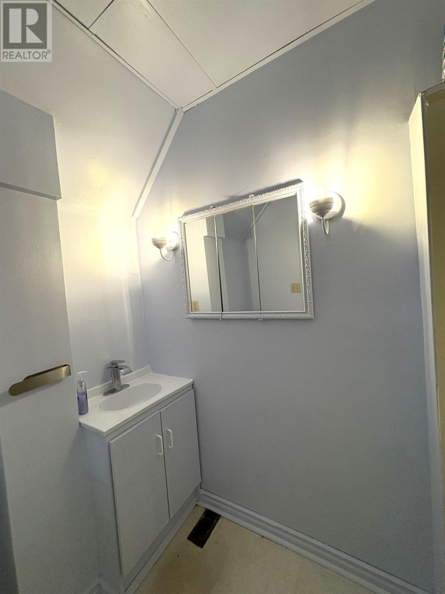221 Francis St W - 14