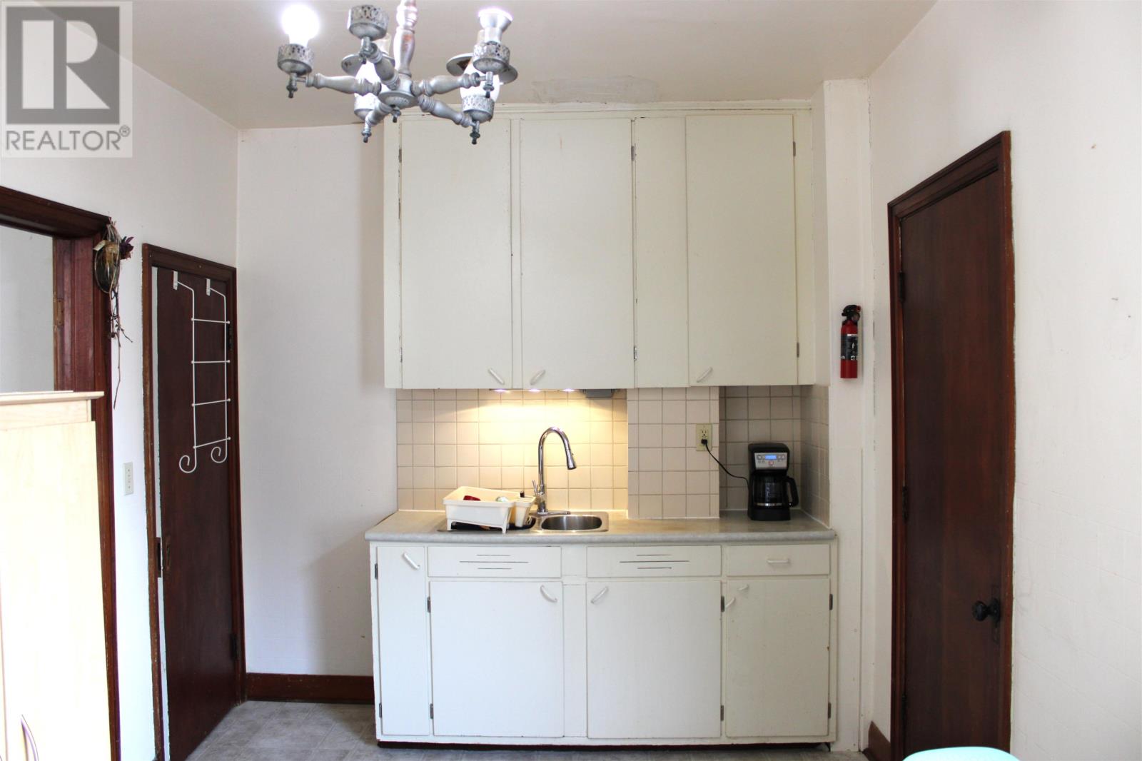 221 Francis St W - 11