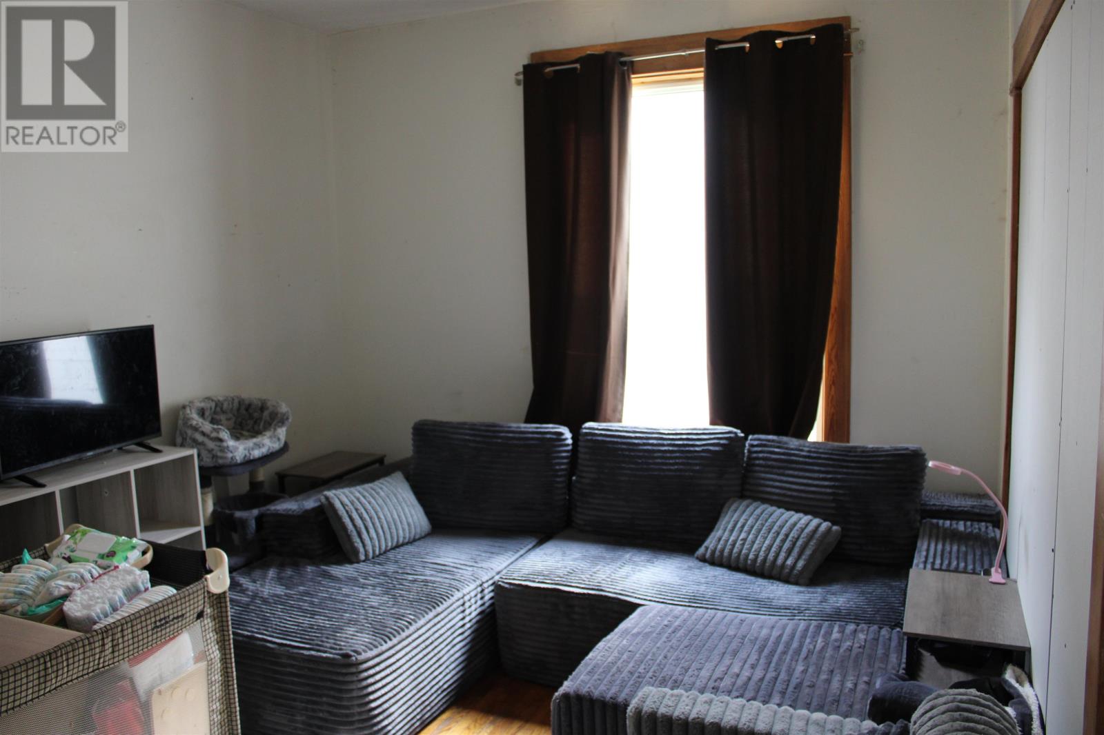 221 Francis St W - 5