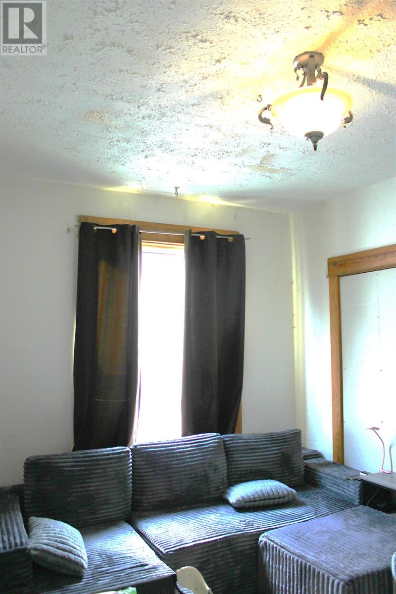 221 Francis St W - 8