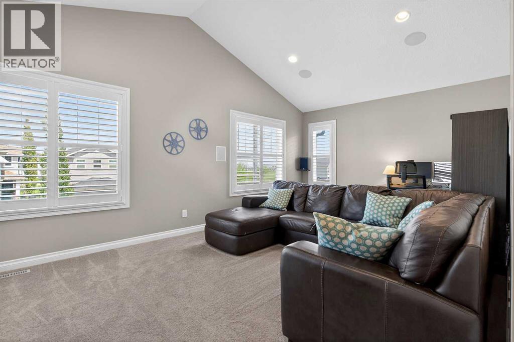 159 Sherwood Crescent NW - 32