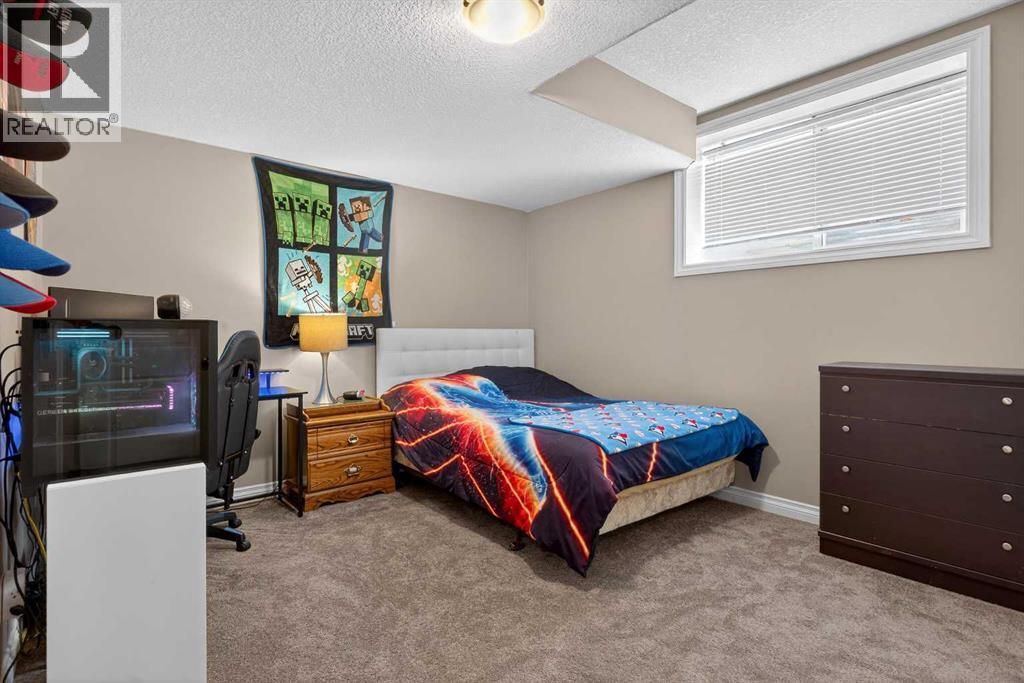 159 Sherwood Crescent NW - 41