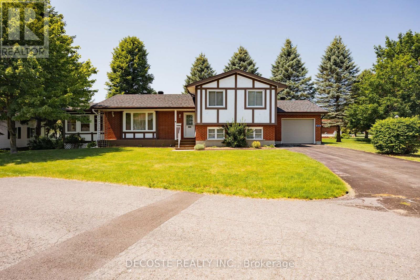 6281 GRAHAM COURT - 35