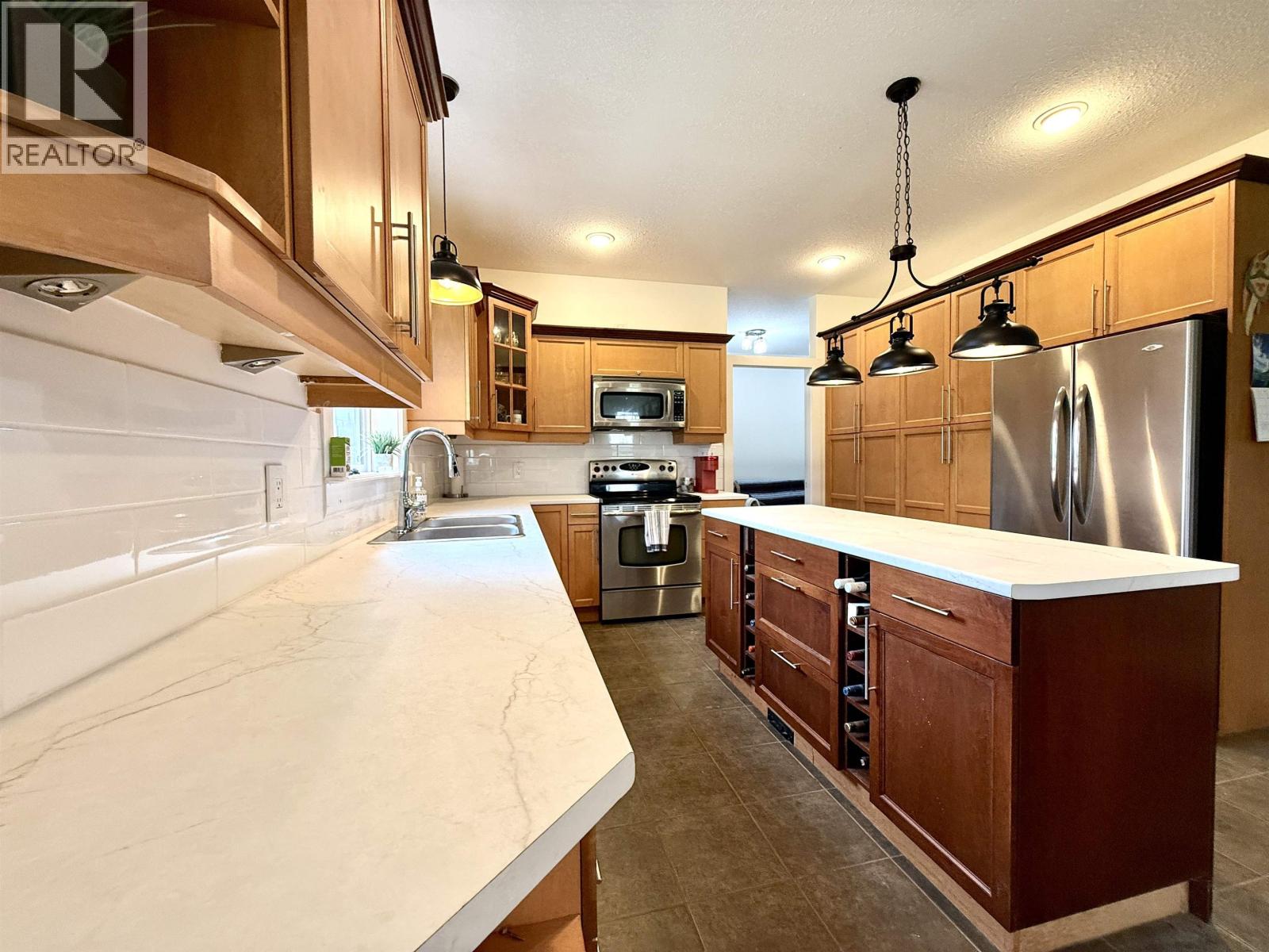 Photo 8 of 40 — 5235 E RED ROCK ROAD · Prince George, BC