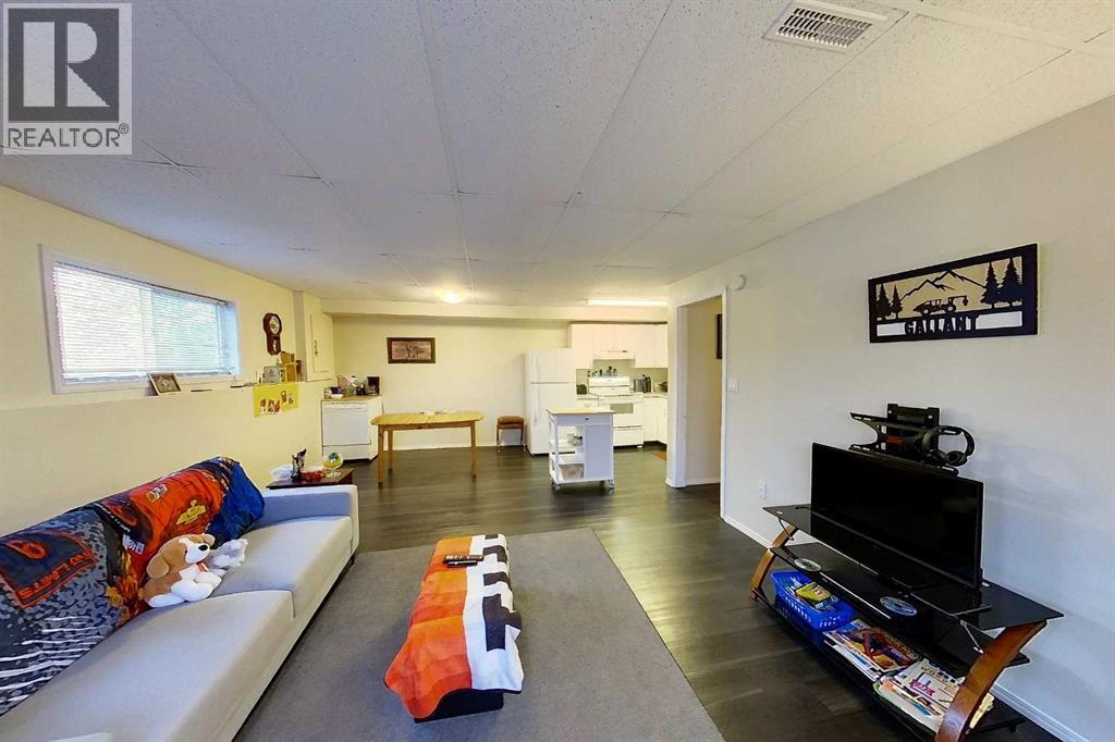 #5802 12 Avenue - 32