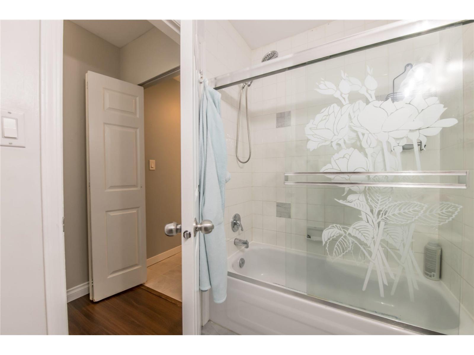 2 Bed, 1 Bath House for Sale in Surrey – 3 13660 84 AVENUE, Surrey – MLS# R3133627 - Image 19