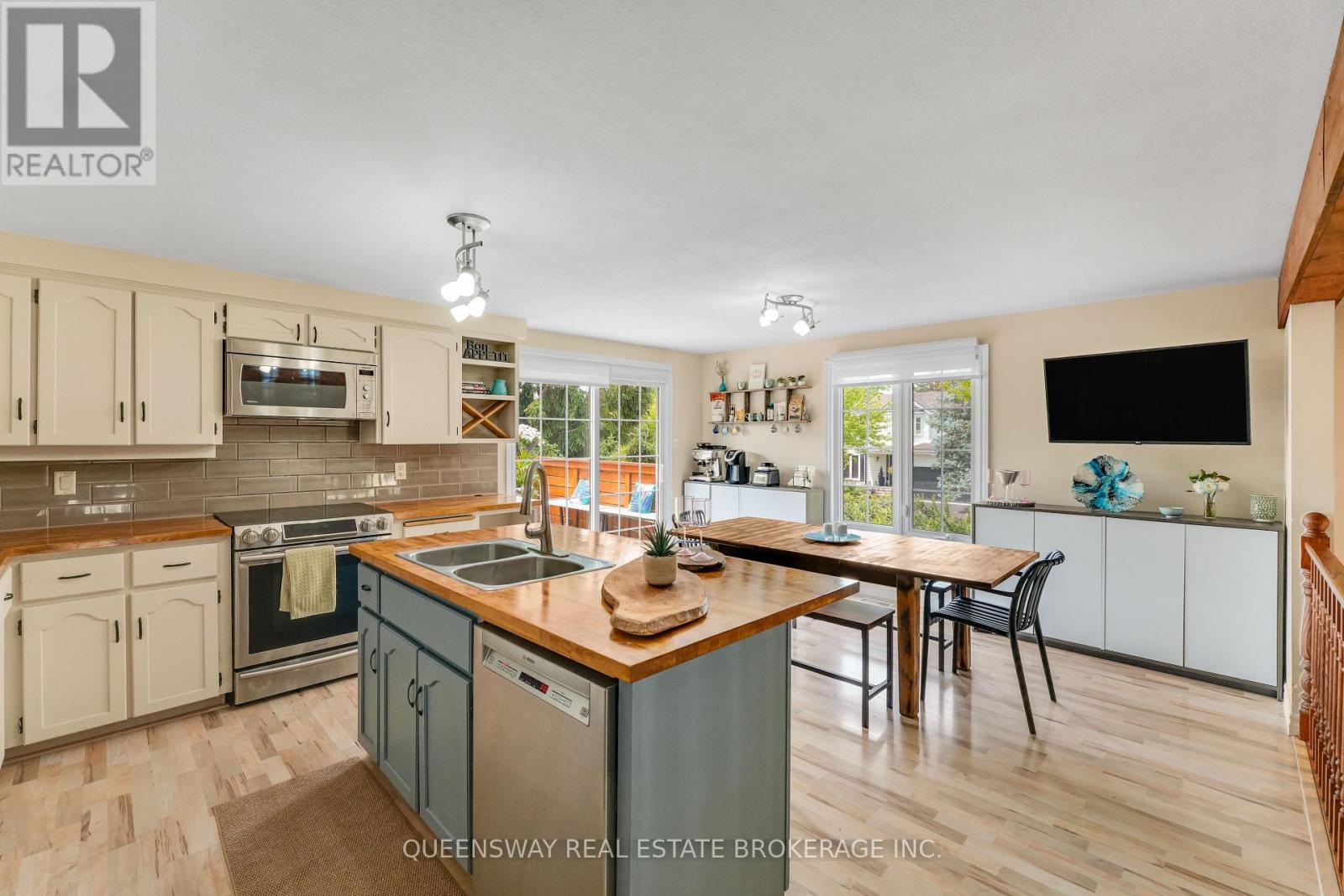 46 GREENWICH DRIVE - 13