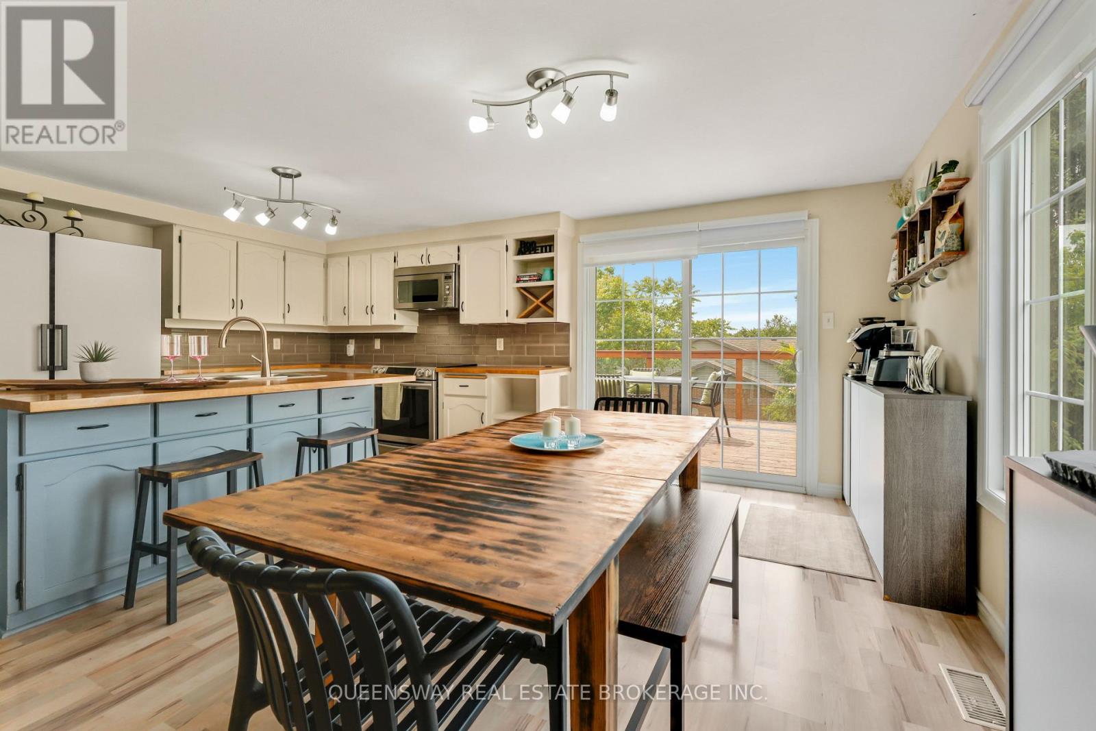 46 GREENWICH DRIVE - 16