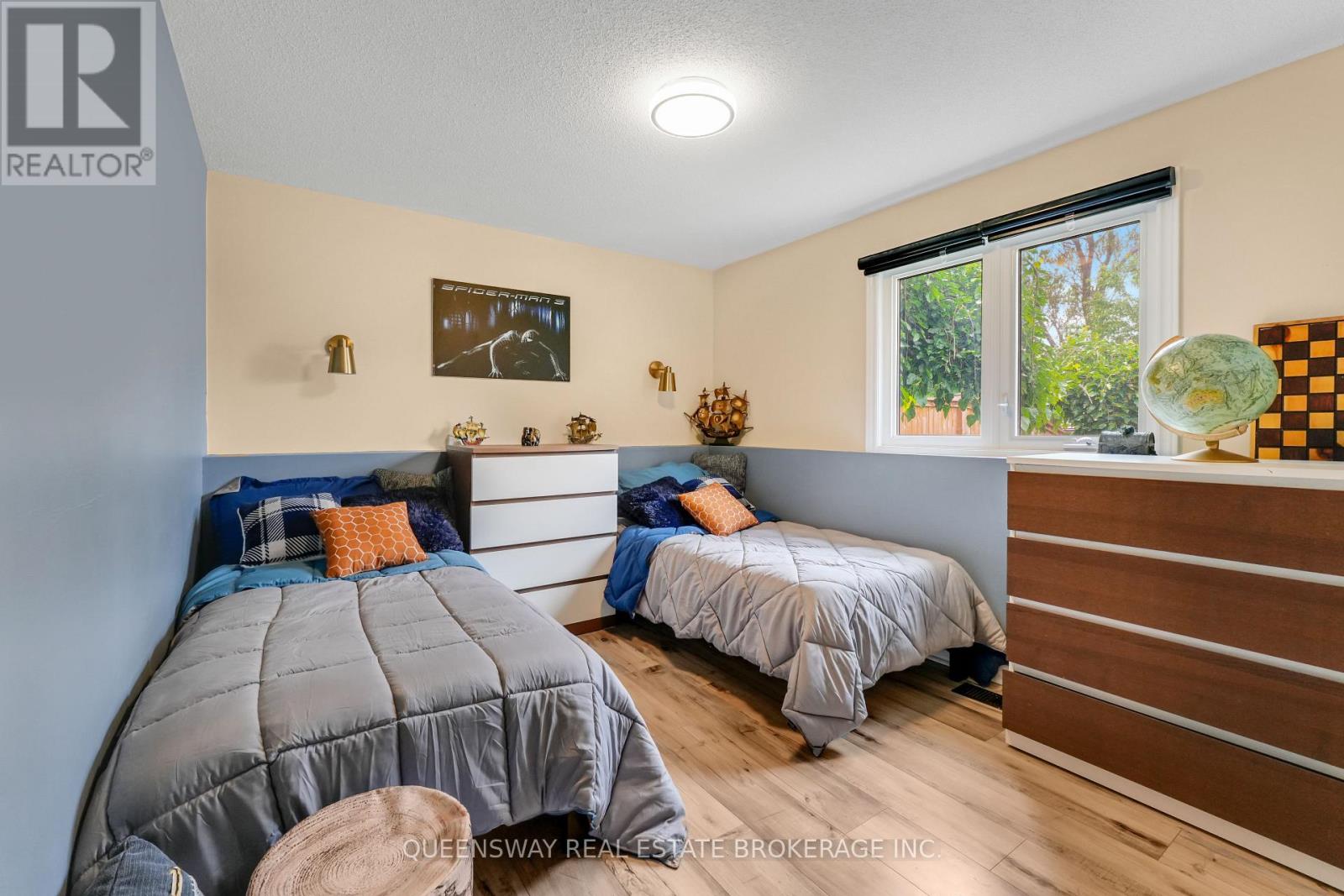 46 GREENWICH DRIVE - 34