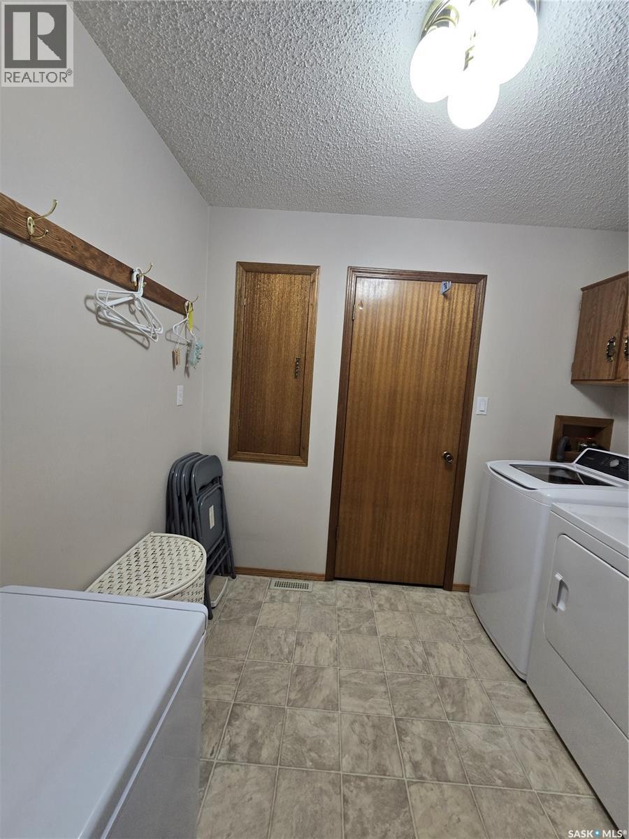 700 Saskatchewan AVENUE — photo 16