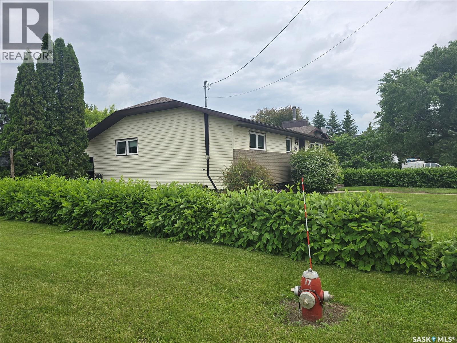 700 Saskatchewan AVENUE - photo 2