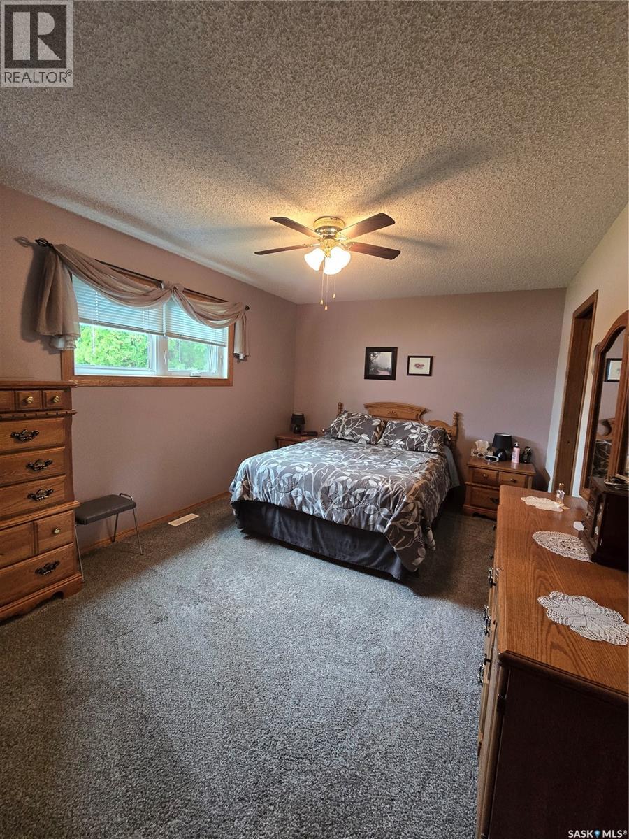 700 Saskatchewan AVENUE — photo 33