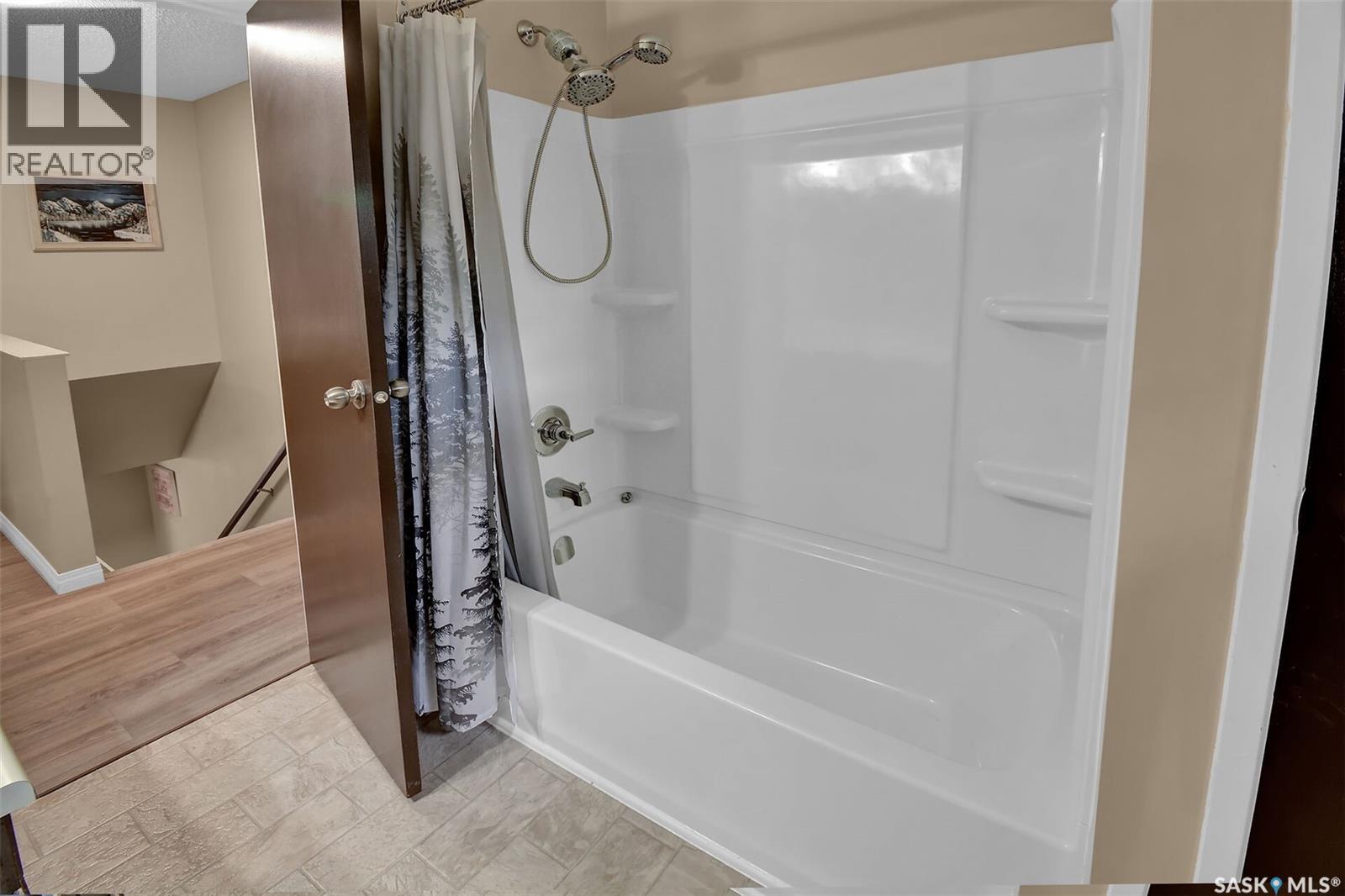 409 Lenore DRIVE — photo 13