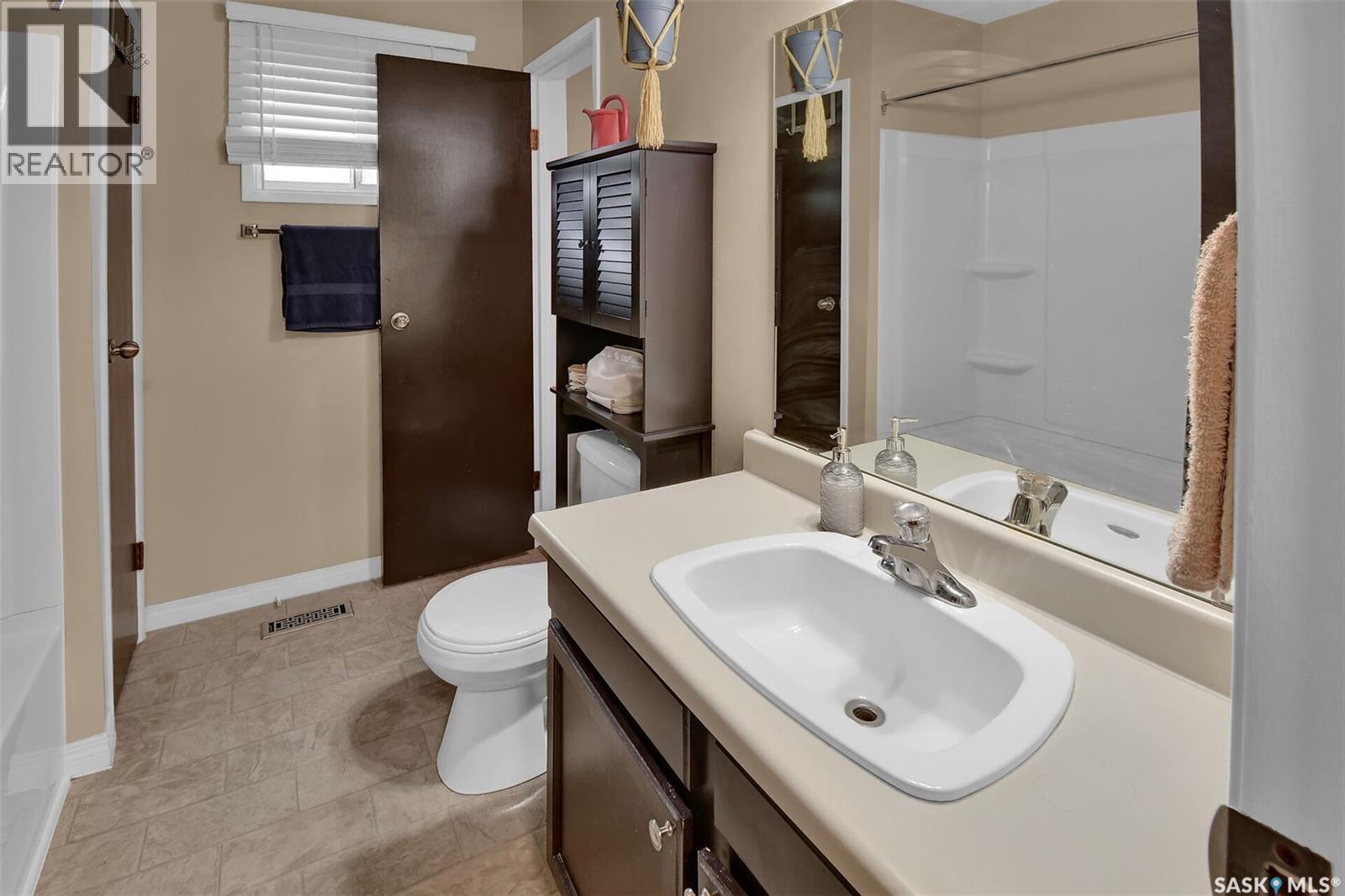 409 Lenore DRIVE — photo 14