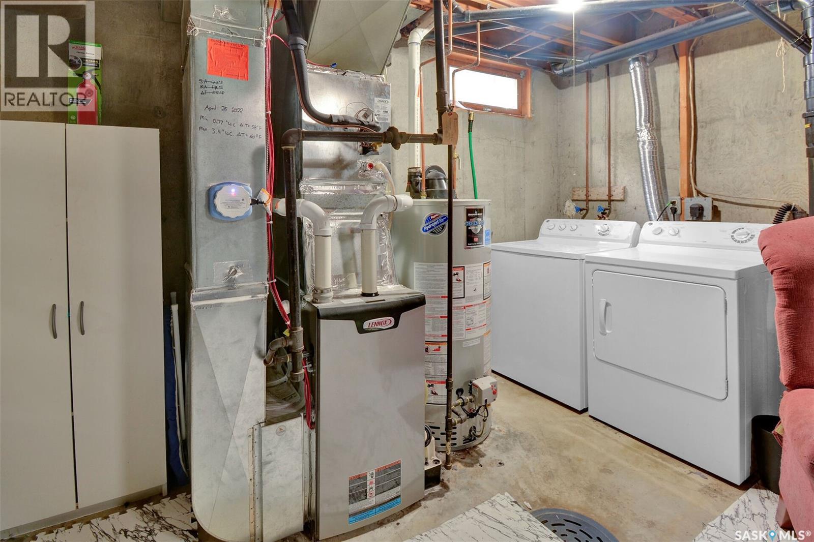 409 Lenore DRIVE — photo 17