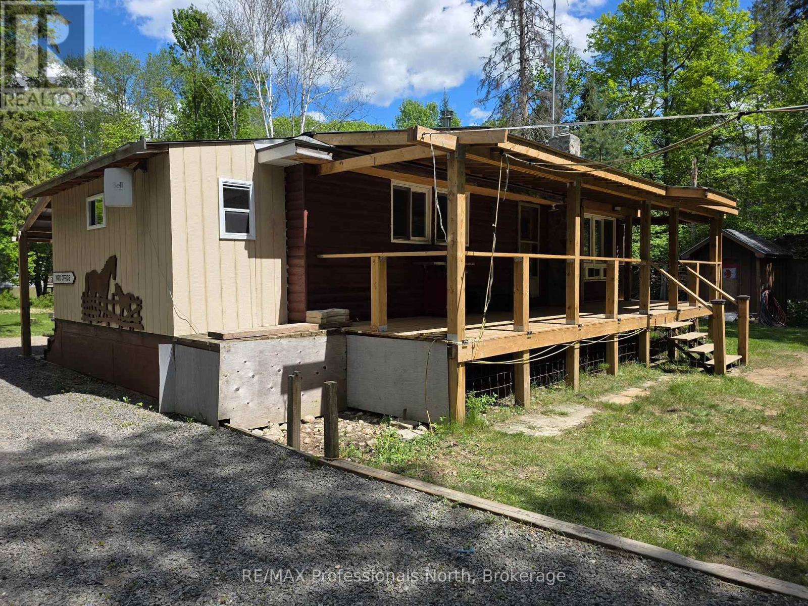 46 ROBERT ROAD W - 2