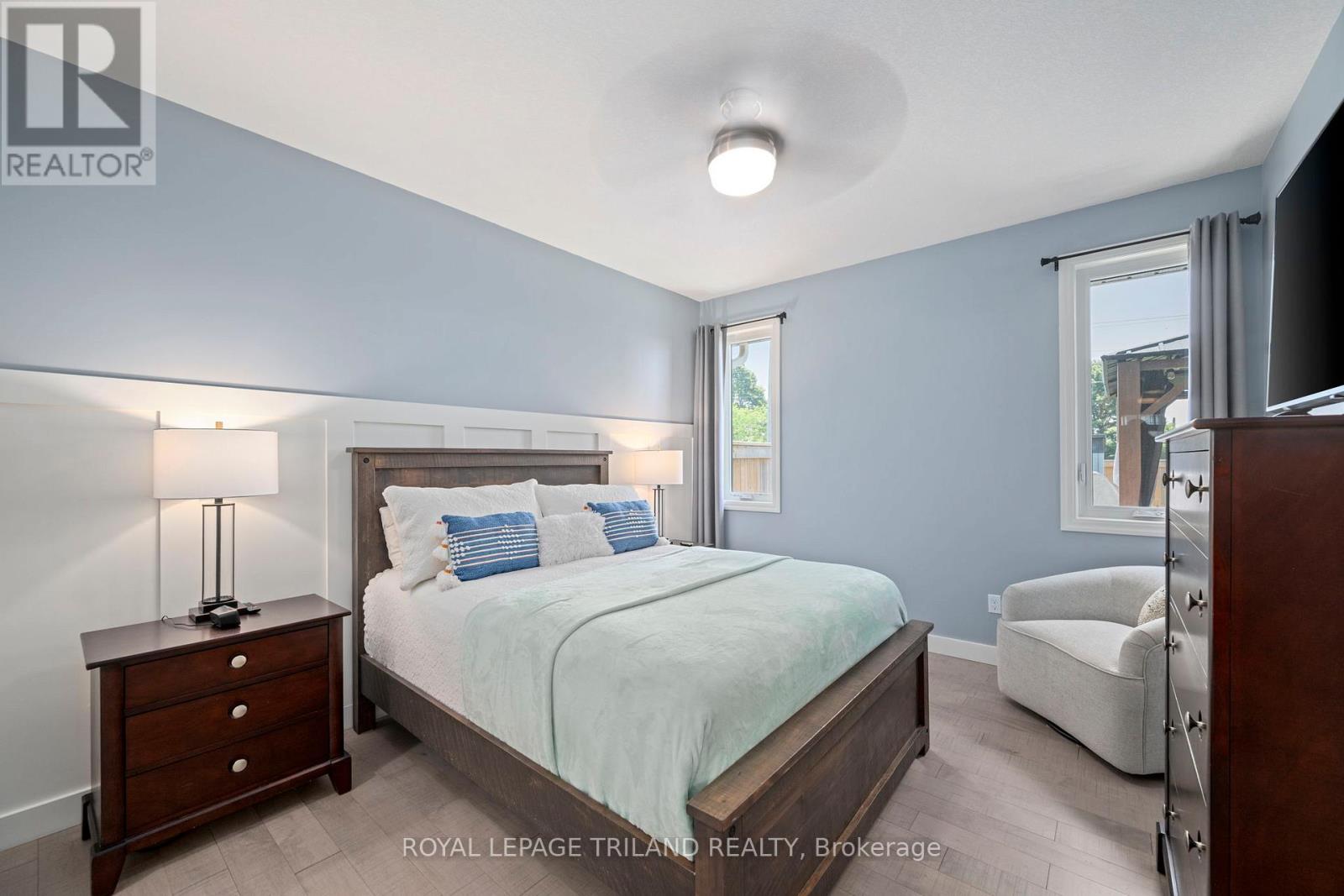 32 CHARTER CREEK COURT - 14