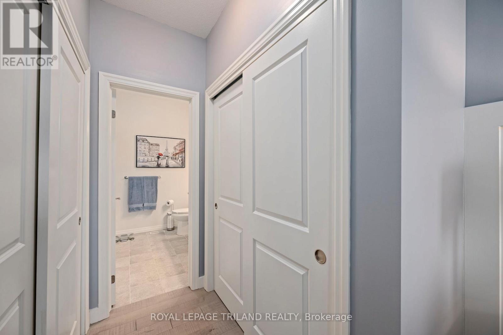 32 CHARTER CREEK COURT - 18