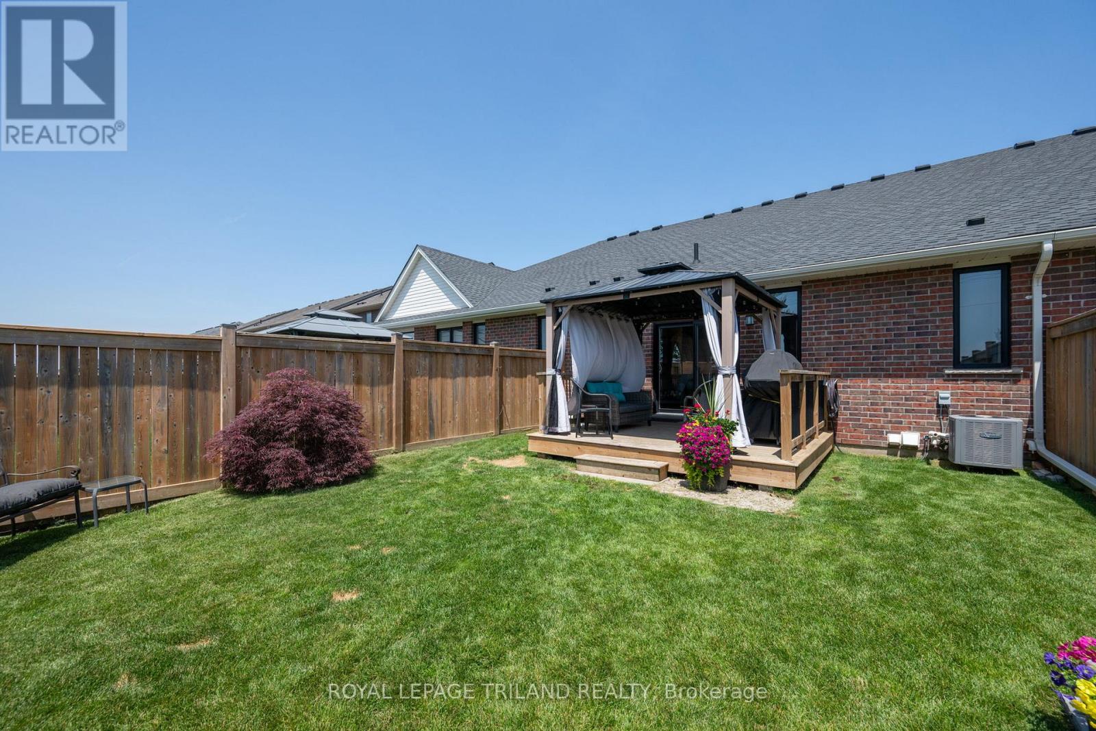 32 CHARTER CREEK COURT - 30