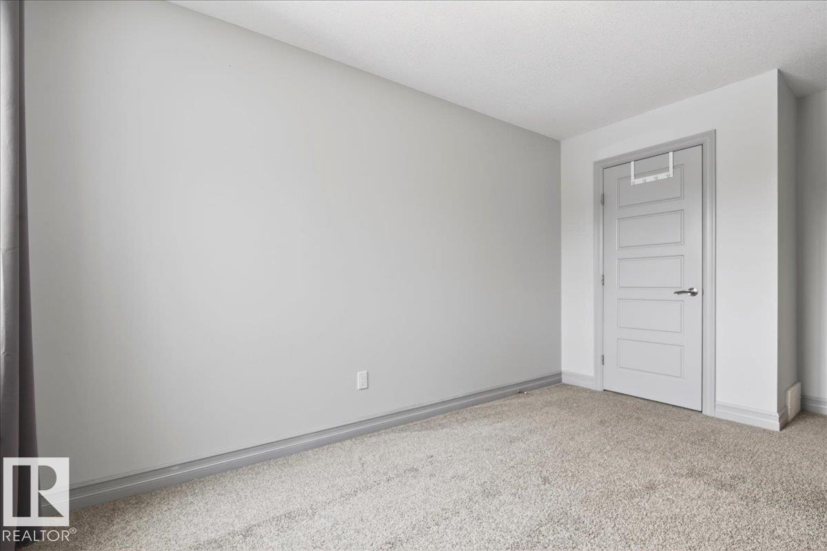 5912 19 AV SW - 28