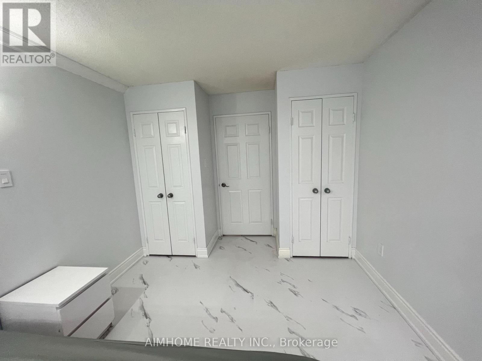 #207 33 UNIVERSITY AVENUE - Image 17