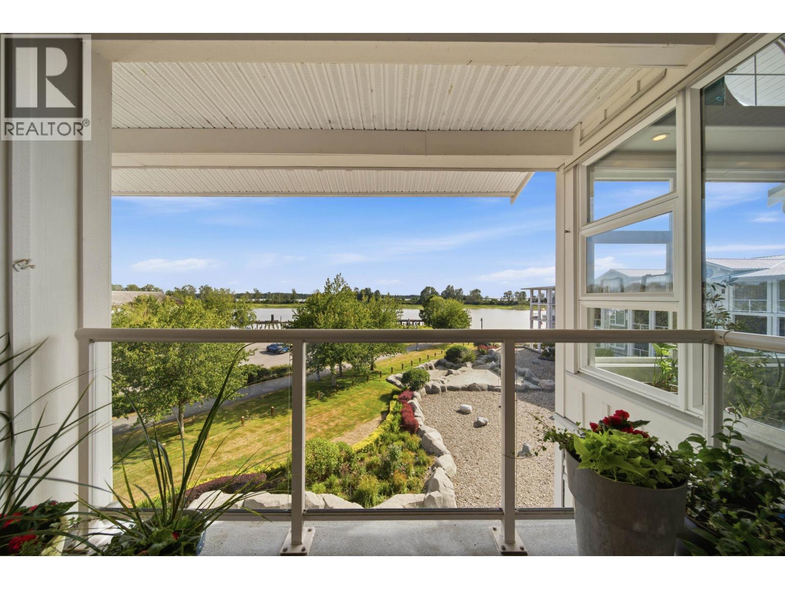 #404-4600 WESTWATER Drive, Richmond