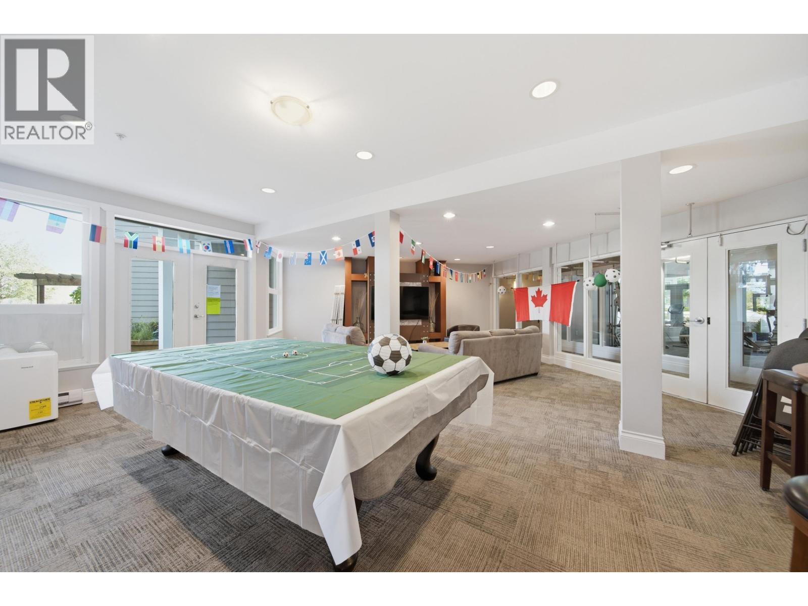 #404-4600 WESTWATER Drive, Richmond