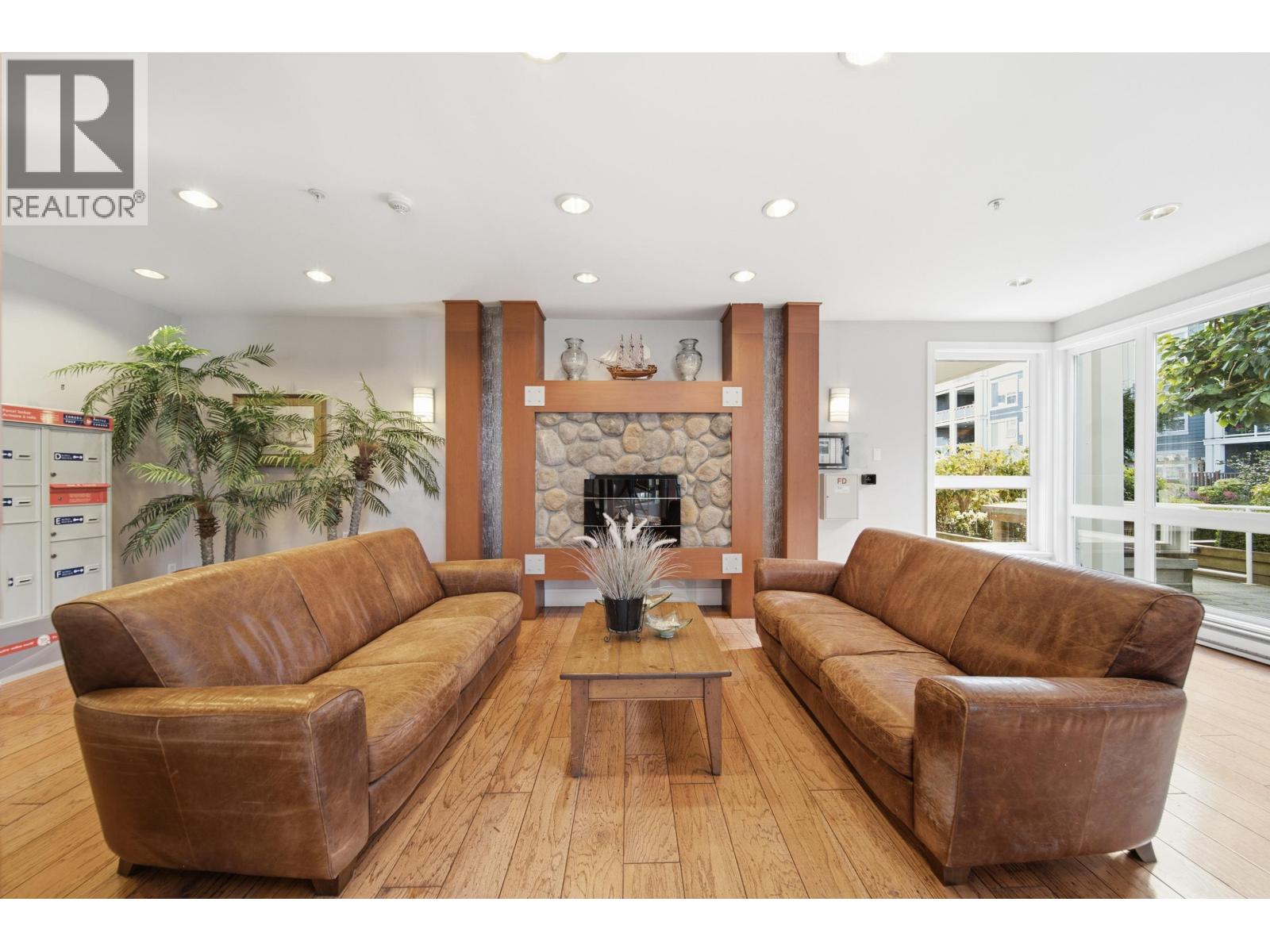 #404-4600 WESTWATER Drive, Richmond