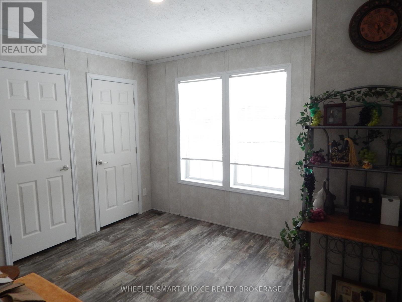 2729 CROWS NEST ROAD E - 19