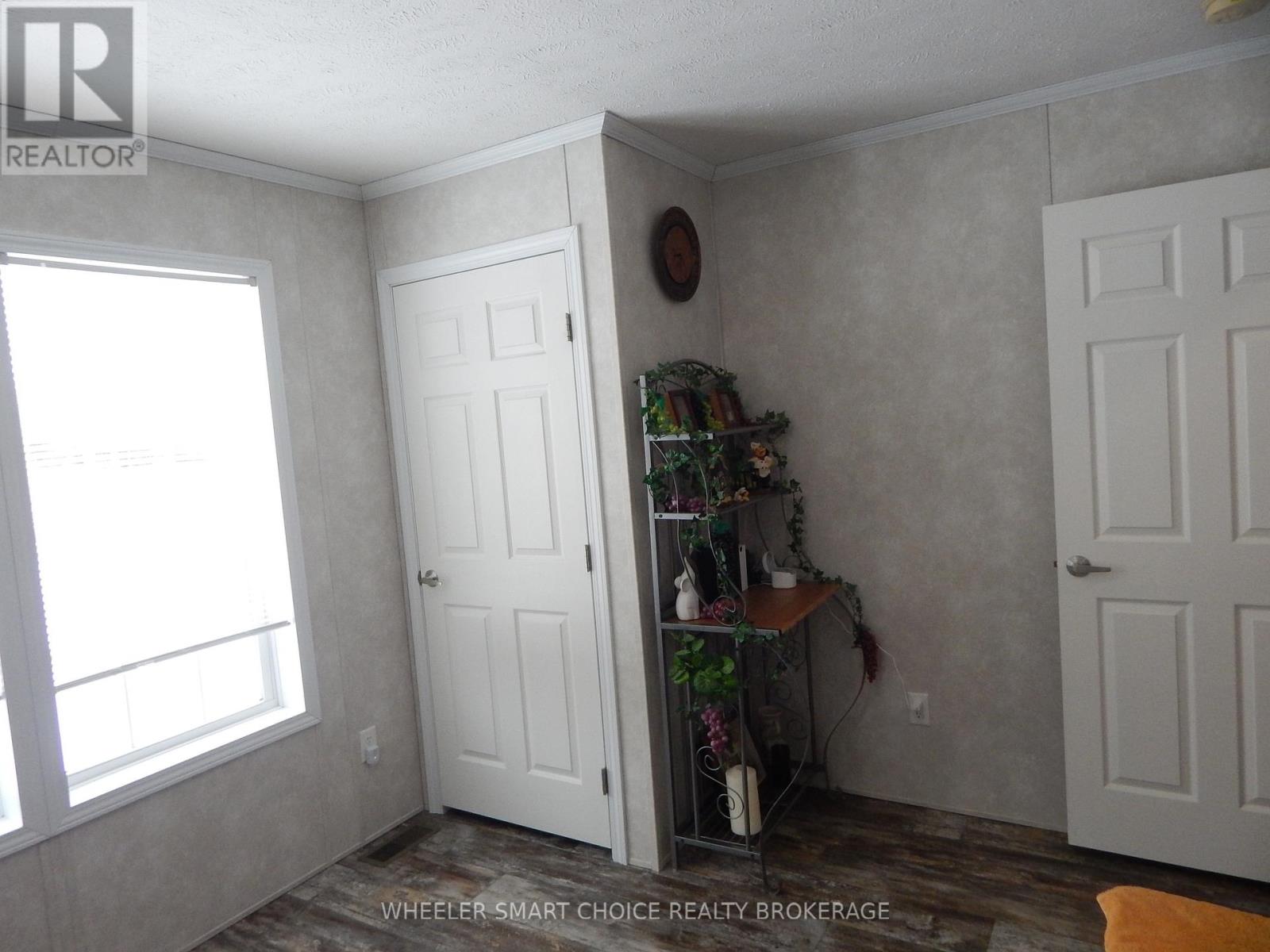 2729 CROWS NEST ROAD E - 24