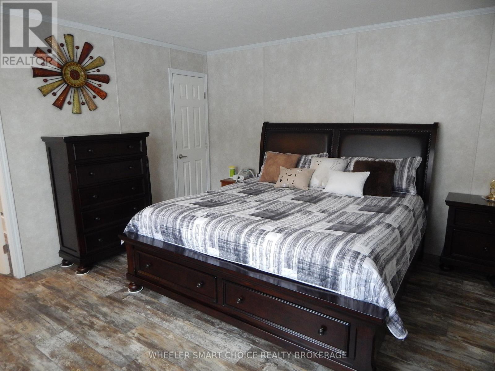 2729 CROWS NEST ROAD E - 26