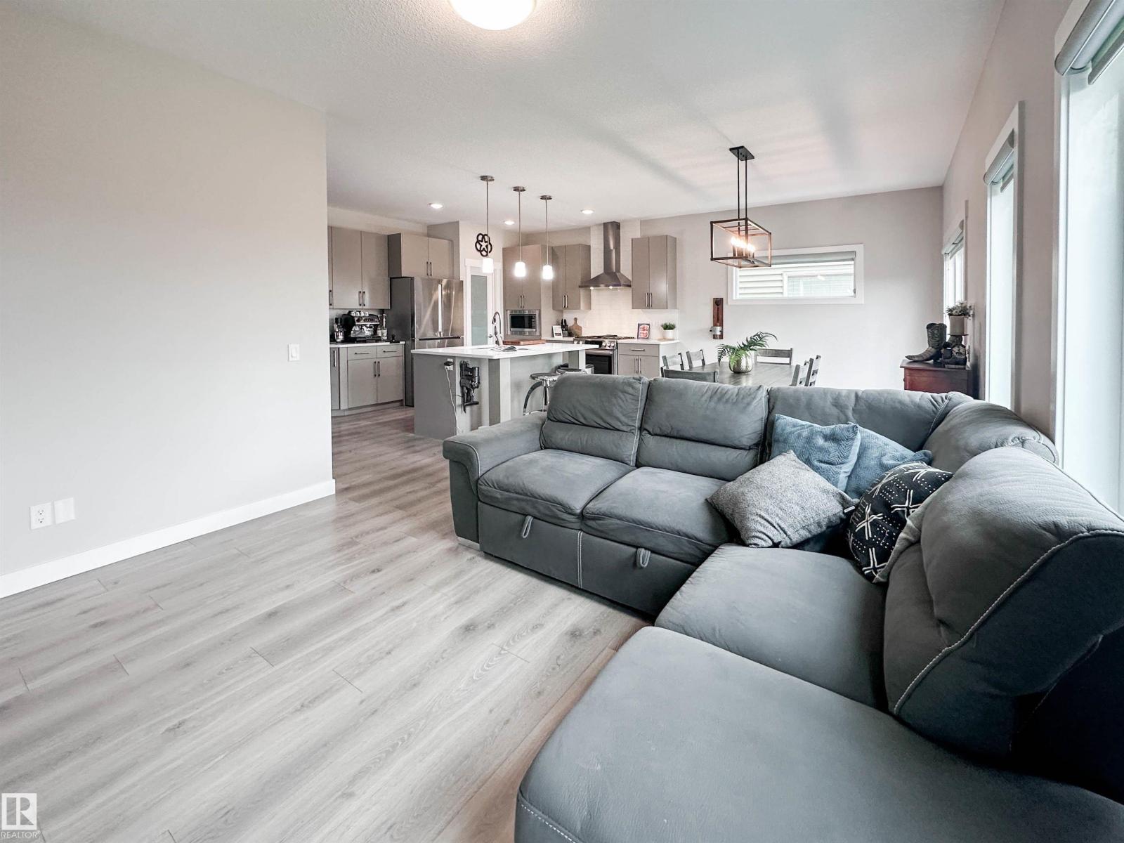 103 JOYAL WY - 23