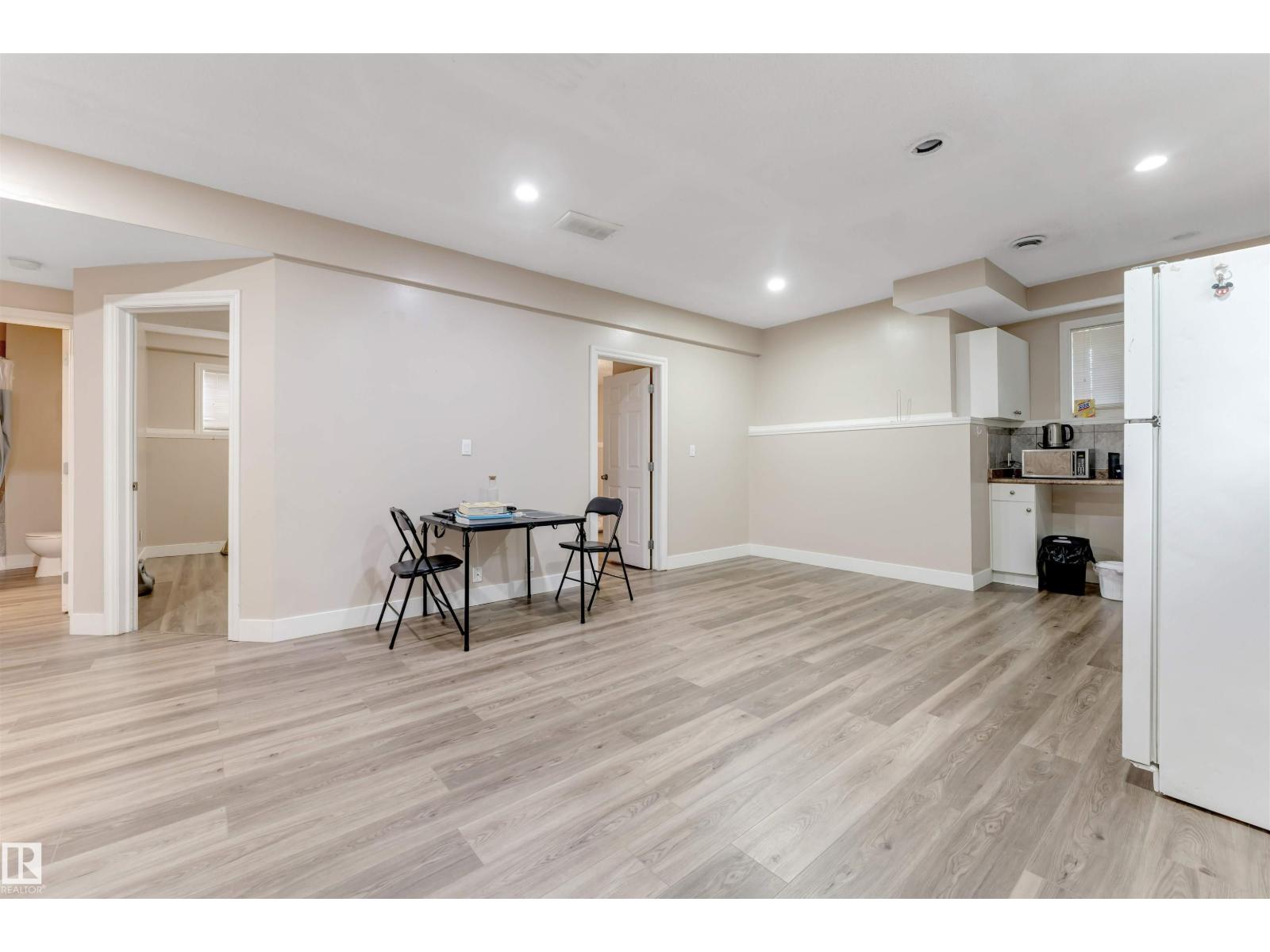 7920 7 AV SW — photo 45