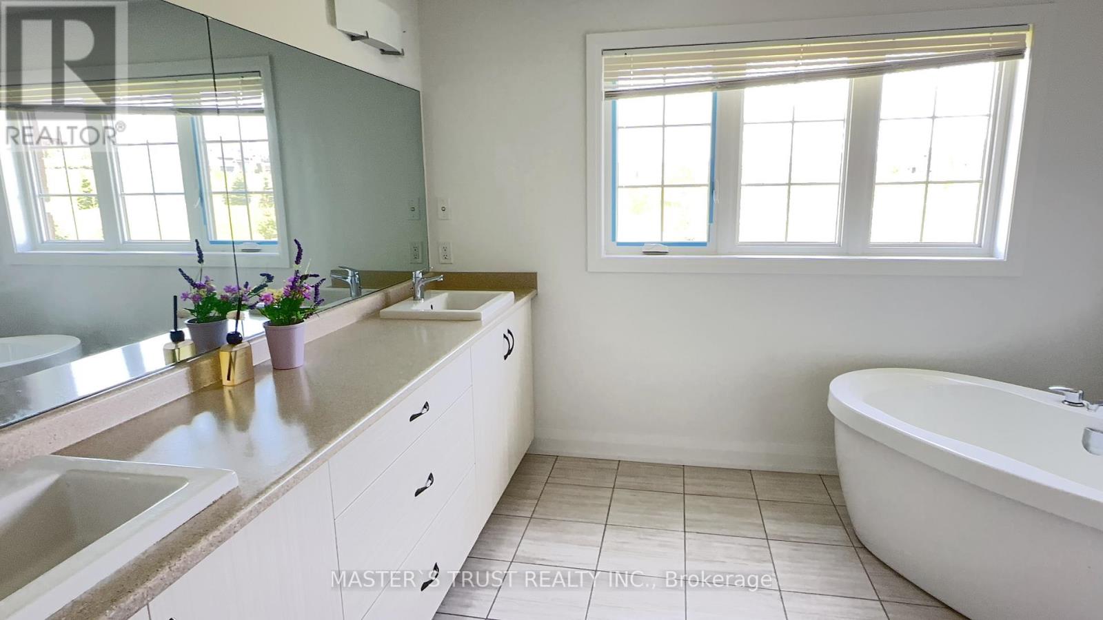 102 FRANK KELLY DRIVE - 25