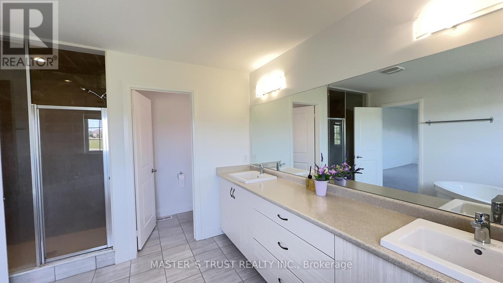 102 FRANK KELLY DRIVE - 27