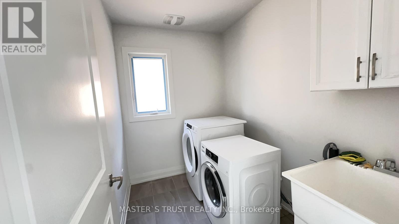 102 FRANK KELLY DRIVE - 37