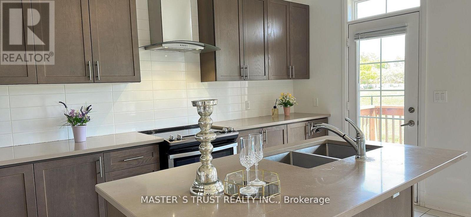 102 FRANK KELLY DRIVE - 8