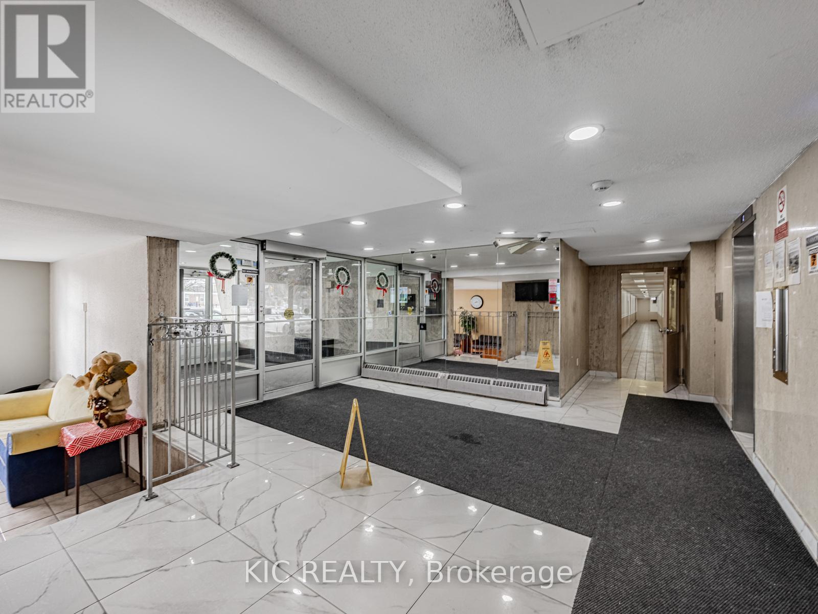 #403 2645 KIPLING AVENUE - 4