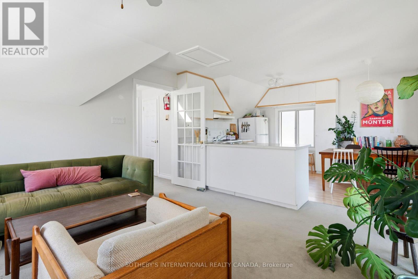 376 SUNNYSIDE AVENUE - Image 17
