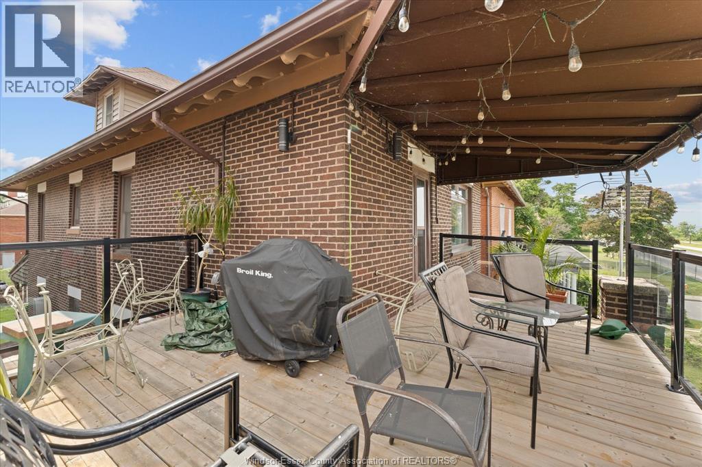 1331 RIVERSIDE DRIVE - 20