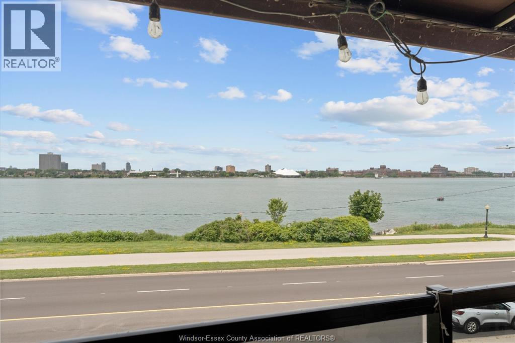 1331 RIVERSIDE DRIVE - 19