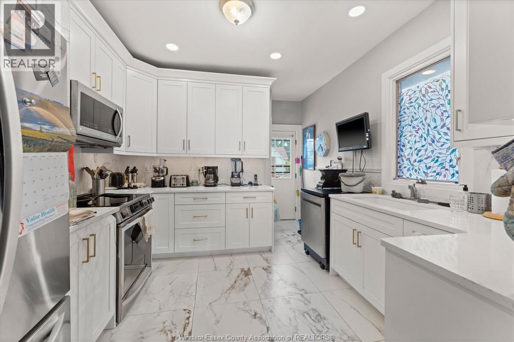 1331 RIVERSIDE DRIVE - 7
