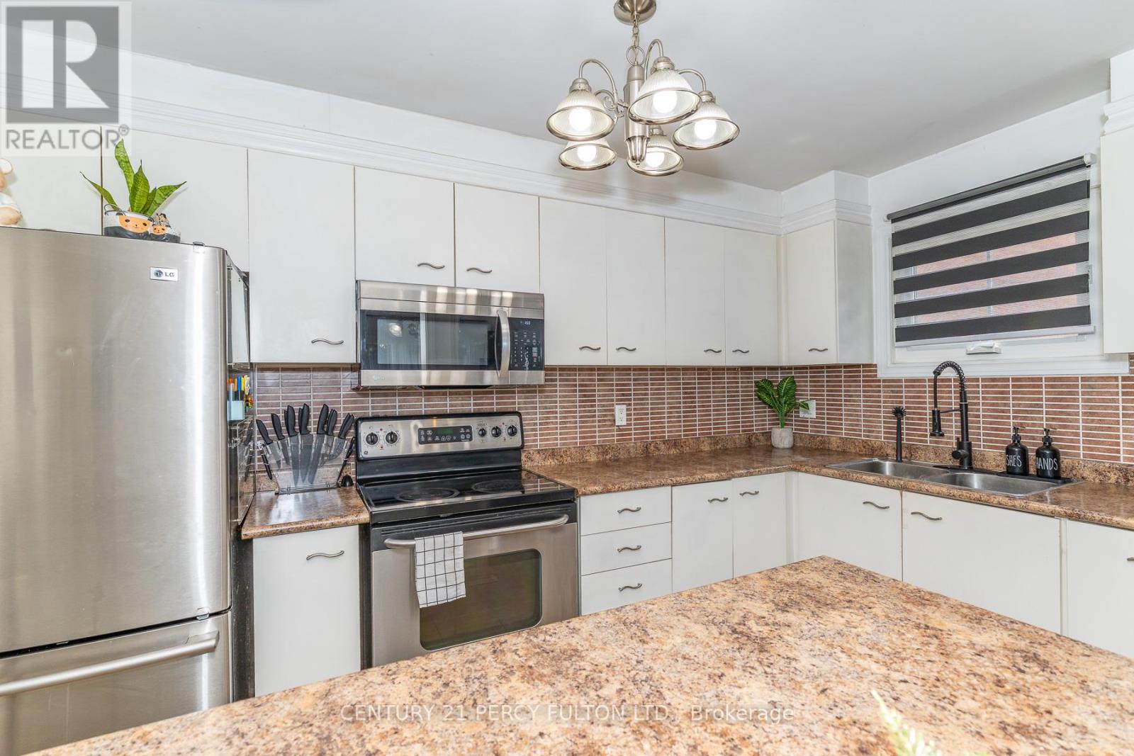 557 COBBLEHILL DRIVE - 11