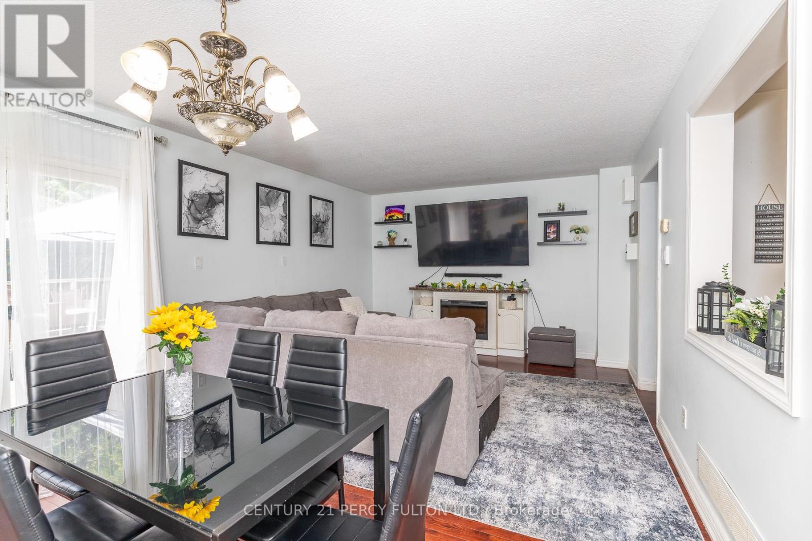 557 COBBLEHILL DRIVE - 13
