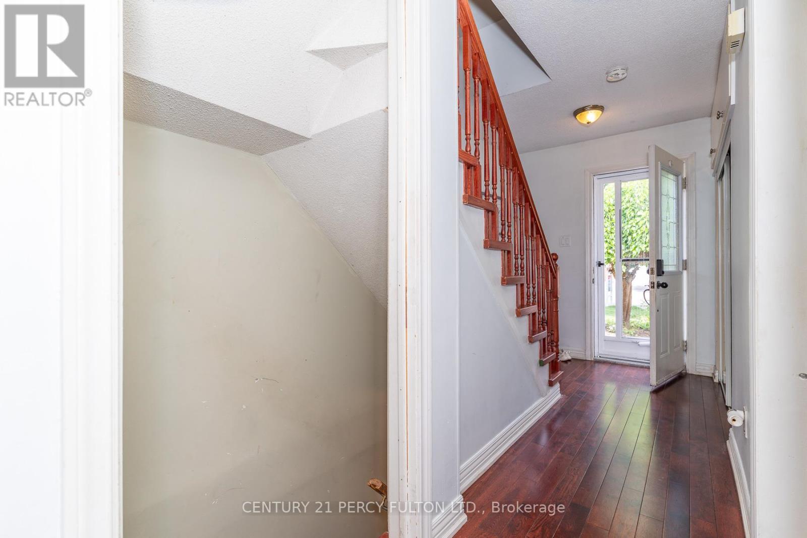 557 COBBLEHILL DRIVE - 31