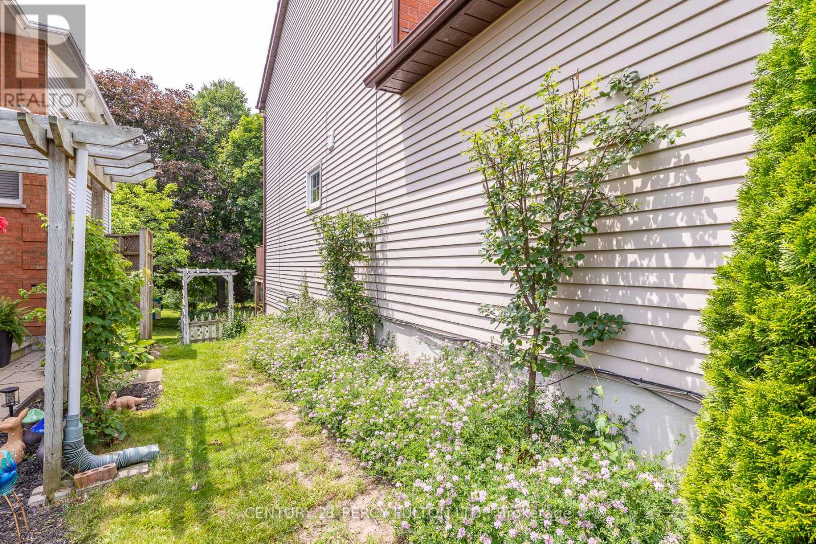 557 COBBLEHILL DRIVE - 39