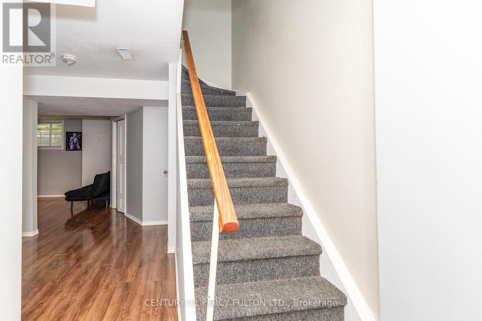 557 COBBLEHILL DRIVE - 32