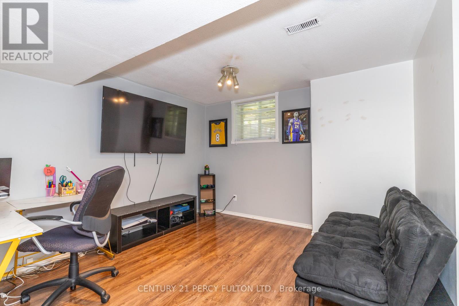 557 COBBLEHILL DRIVE - 34