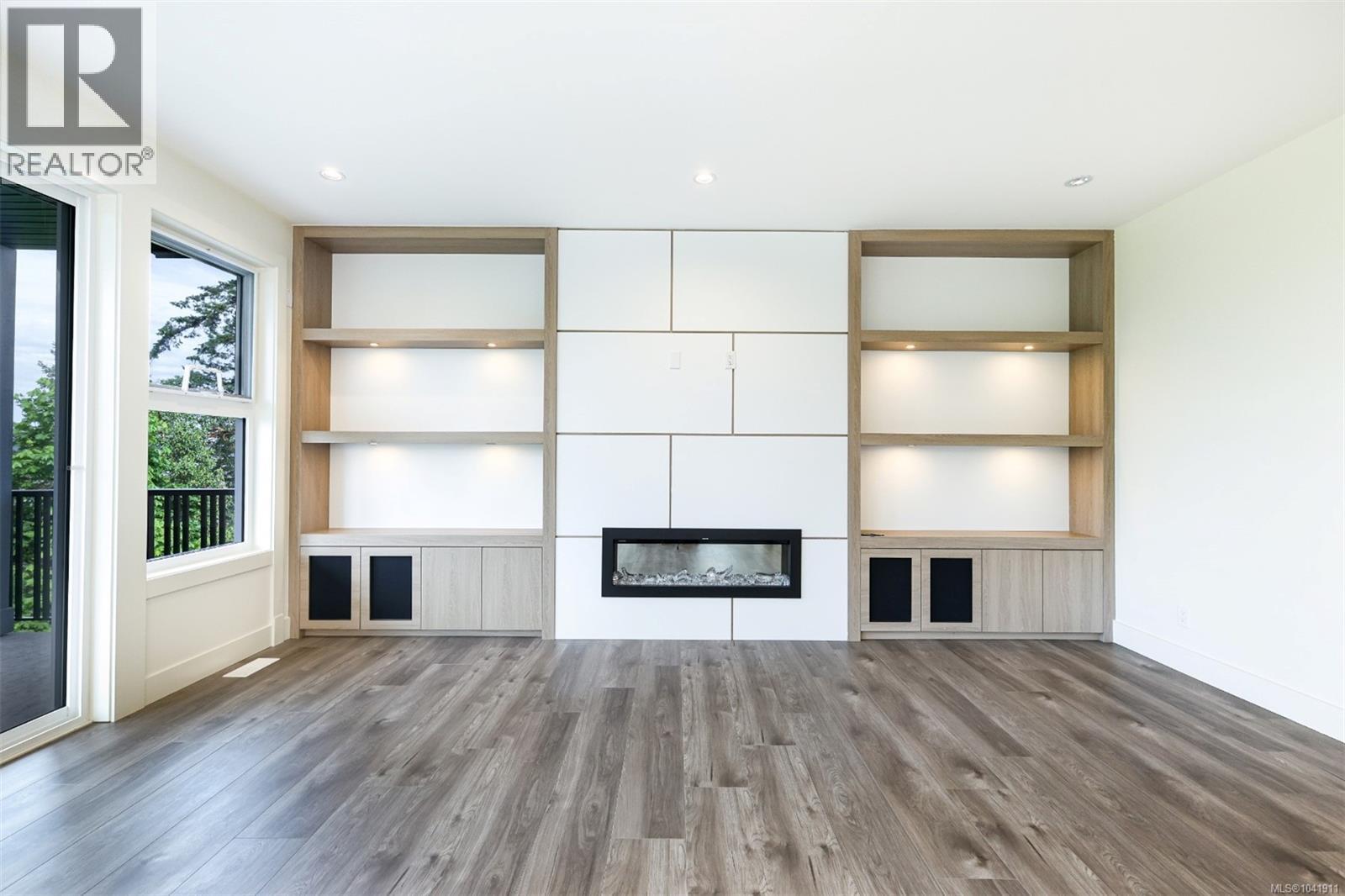 909 Harbour View St - 10